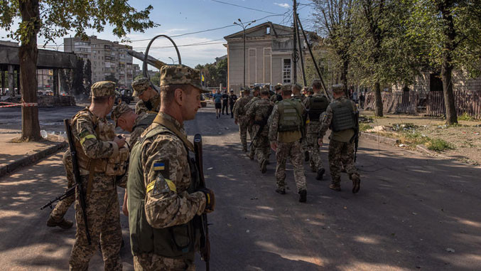 Lavrov: NATO instruktori na terenu kontrolišu vojsku Ukrajine