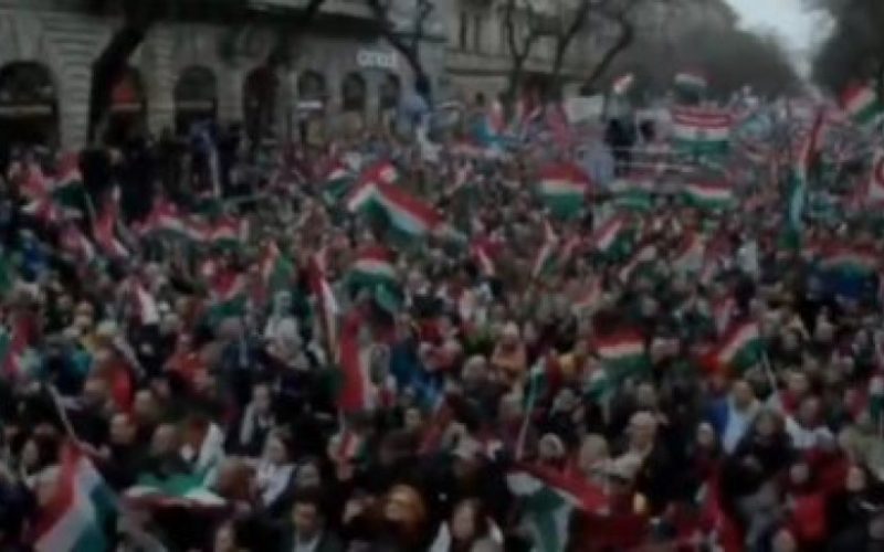 NIJE SAMO VUČIĆ META: I Orban na udaru – demonstracije protiv slobodarskog lidera Mađarske (VIDEO)