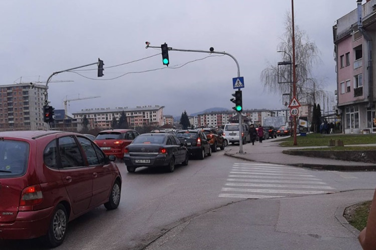 Ne zanima ih slavlje: Sarajlije se masovno uputile ka Srpskoj