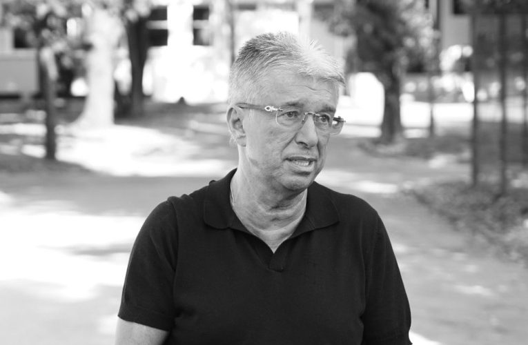 Preminuo Saša Popović