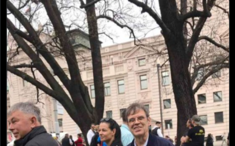 Povampirio se Koštunica! Nije mu dosta što je jednom uništio Srbiju, sad podržava rušenje države