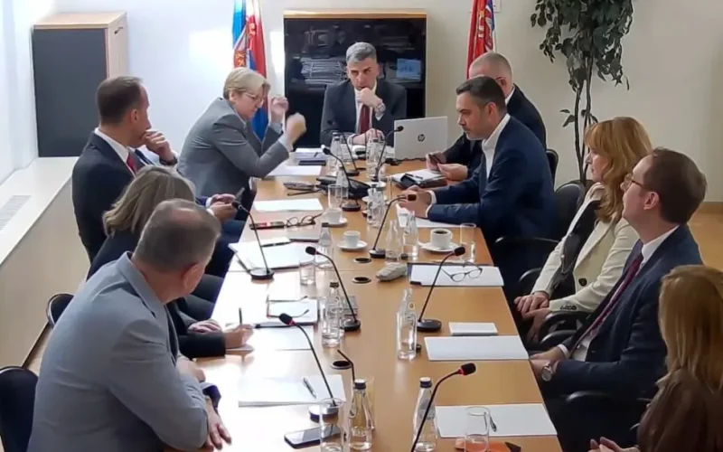LAŽNA HITNOST ZA PRIVATNE INTERESE! VST odbio da glasa o mišljenju Venecijanske komisije koji zvanično nije izglasan ni u Briselu
